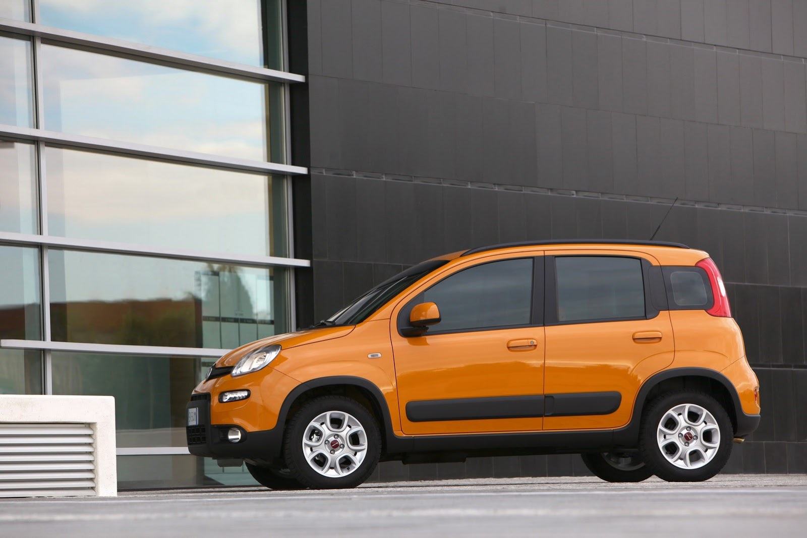 [2013-Fiat-Panda-Trekking-28%255B2%255D.jpg]