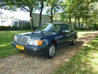 Mercedes-Benz W124 200D Nautikblauw