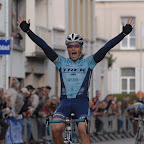 Rhys Pollock celebrates his victory of the Pro-kermesse in Berlare (Belgium). (Photo: Romina Teirlinck http://rominateirlinck.skynetblogs.be )