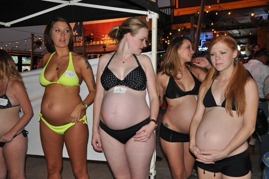 [pregnant-bikini-contest-5%255B2%255D.jpg]