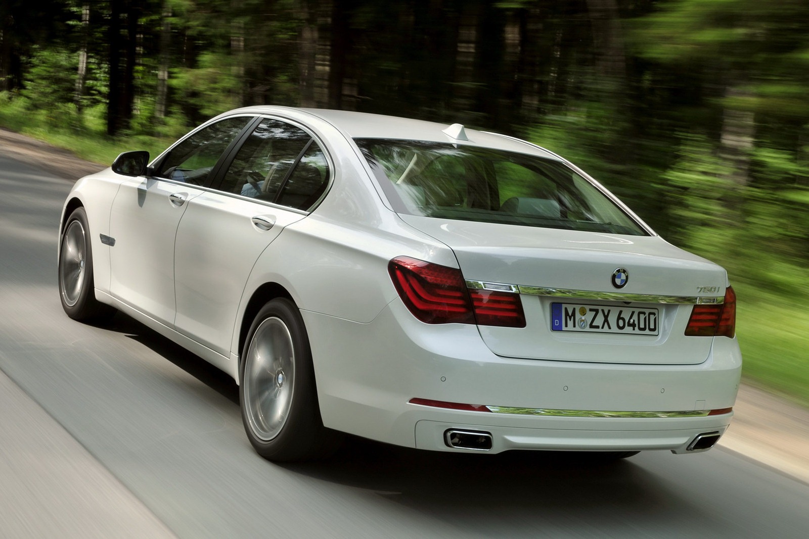 [2013-BMW-7-Series-12%255B5%255D.jpg]