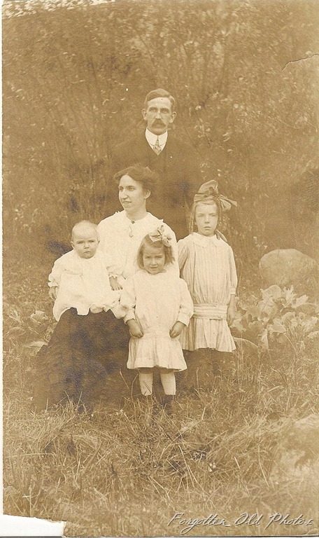 [Postcard%25201928%2520Mrs%2520E%2520Barnard%2520DL%2520Antiques%255B8%255D.jpg]
