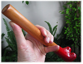 Produce beautiful sonorous sound, easy to play, wax interior