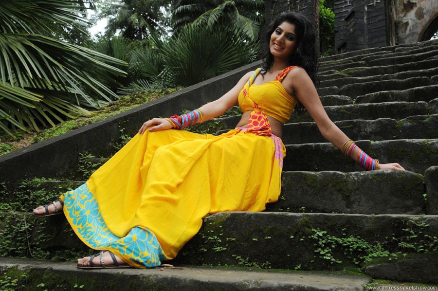 [Joshna-hot-photos-new-stills-003%255B5%255D.jpg]