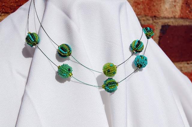 SOUTH AFRICA : ZULU GLASS BEAD JEWELRY COLLECTION