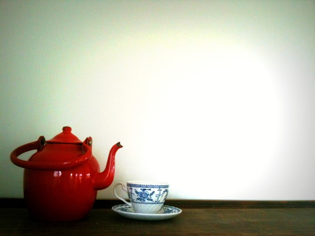[second%2520hand%2520styling%2520red%2520teapot%255B4%255D.jpg]