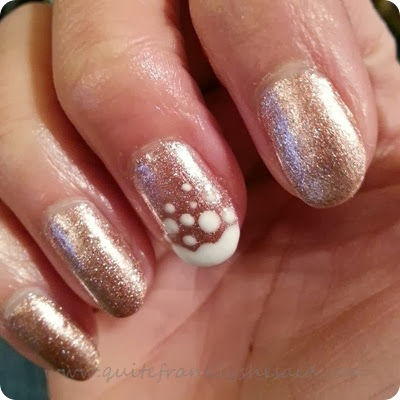snow white rose gold christmas gel nails (1)