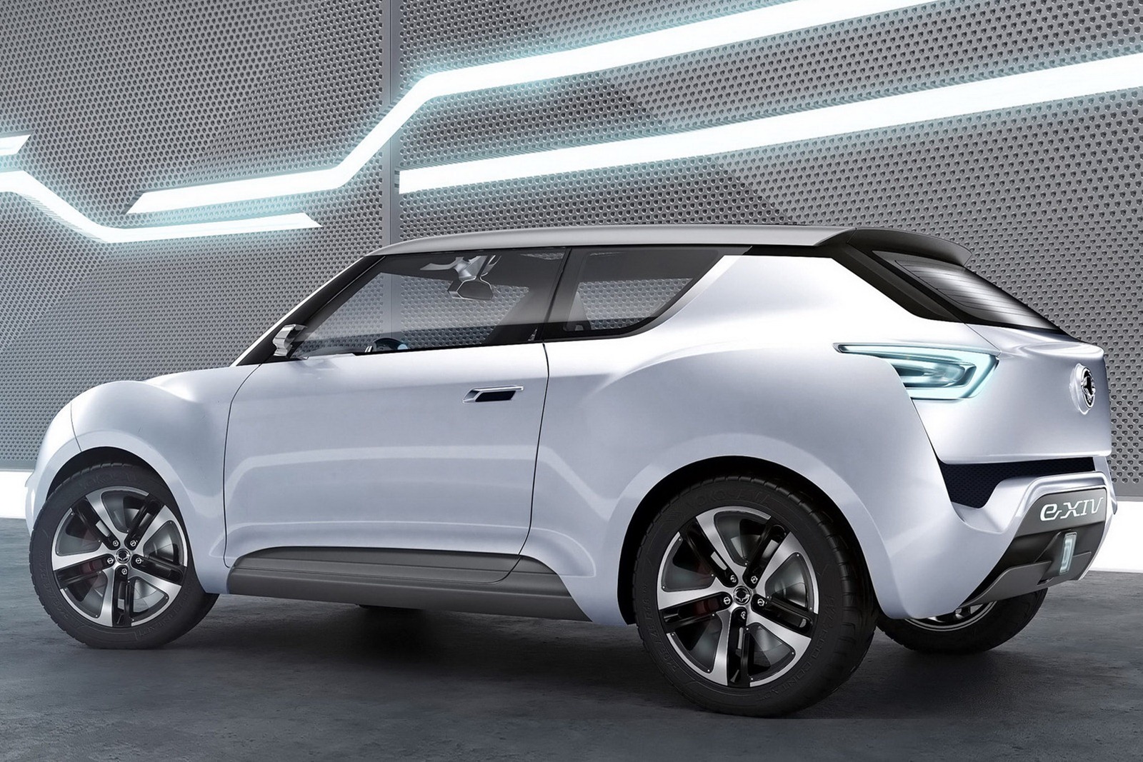 [SsangYong-e-XIV-3%255B2%255D.jpg]
