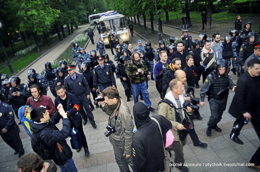 КАК РАЗГОНЯЛИ #ОККУПАЙАБАЙ (+70 ФОТО)