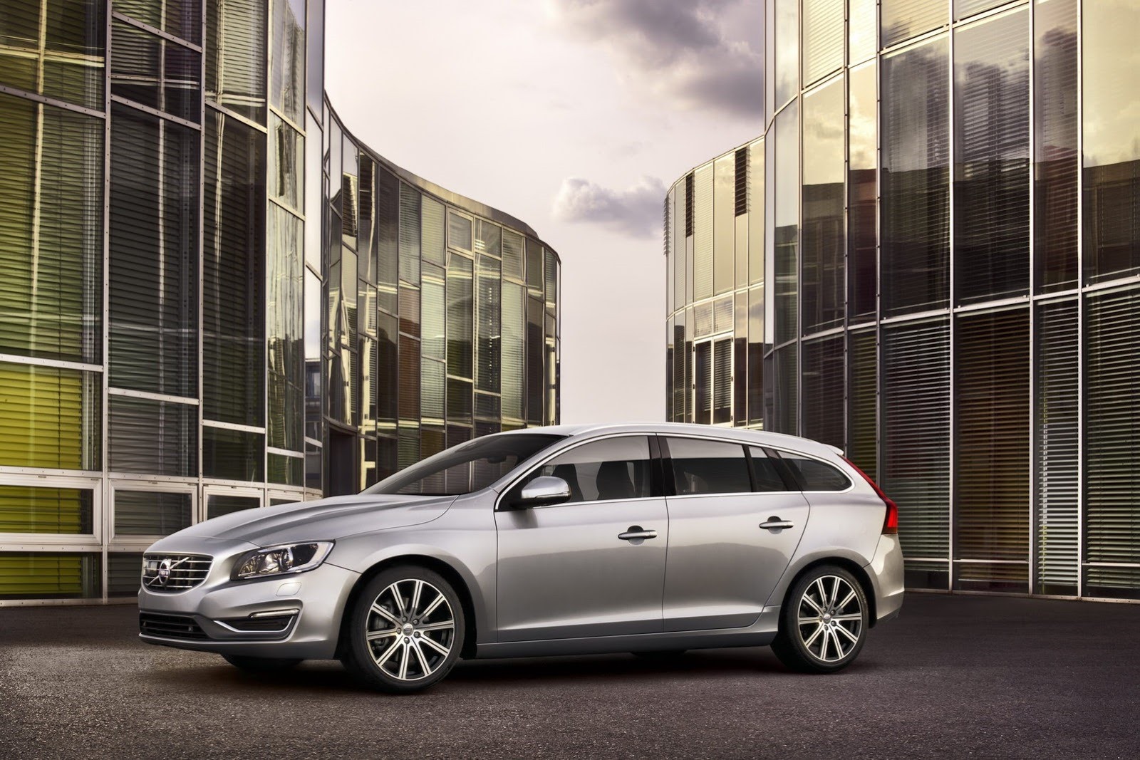 [Volvo-Wagon-US-3%255B3%255D.jpg]
