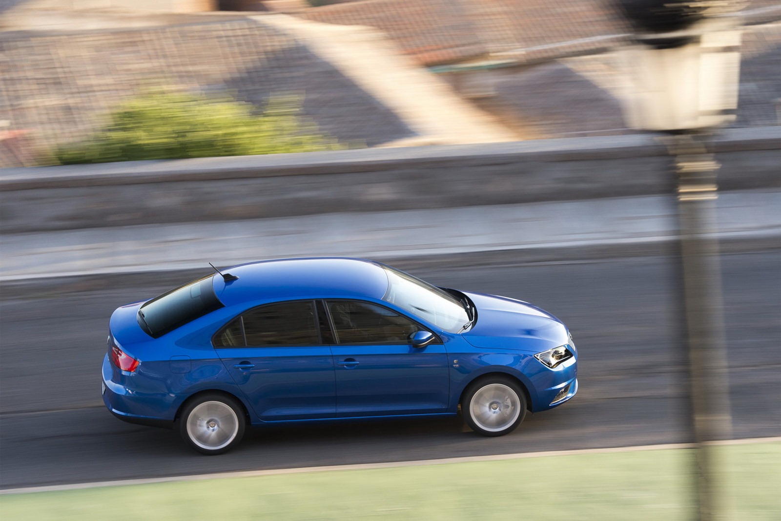 [2013-Seat-Toledo-Sedan-23%255B2%255D.jpg]