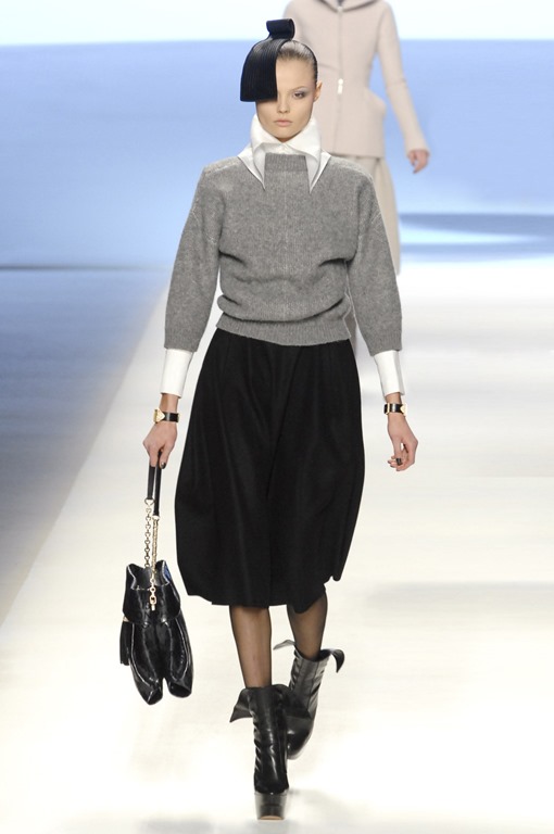 [LouisVuittonFall2008a_JGh8DhM37x4.jpg]