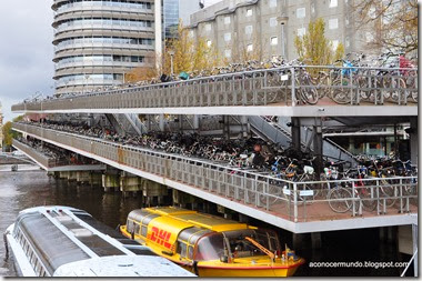Amsterdam. Aparcamiento bicicletas Central Station - DSC_0095