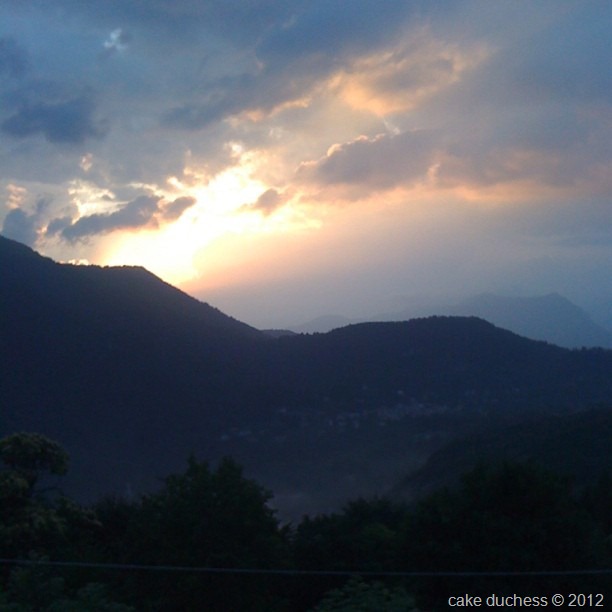 [0196b6d6c4d311e1a38422000a1c8933_7%255B8%255D.jpg&description=Silent Sunday Italy: Ristorante La Madonnina')]