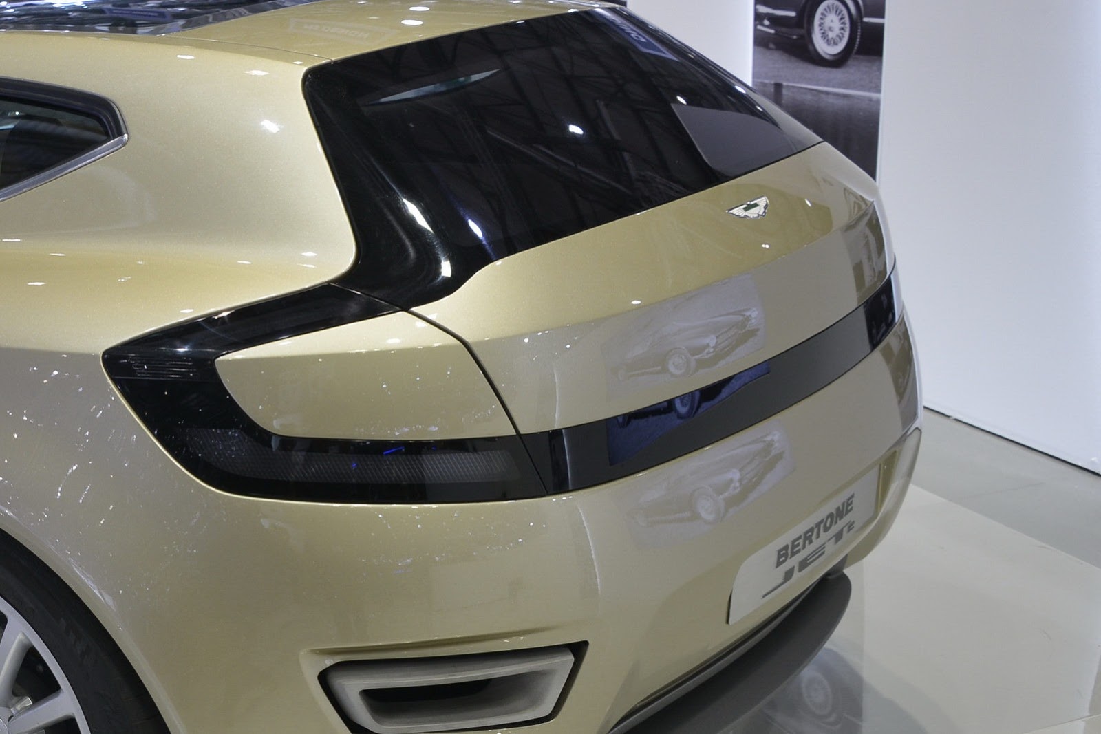 [Bertone-AM-Jet-13%255B2%255D.jpg]