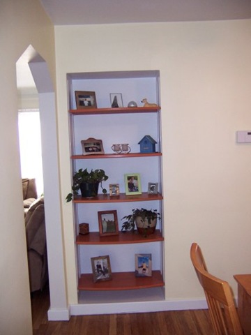 [dining_shelves4.jpg]