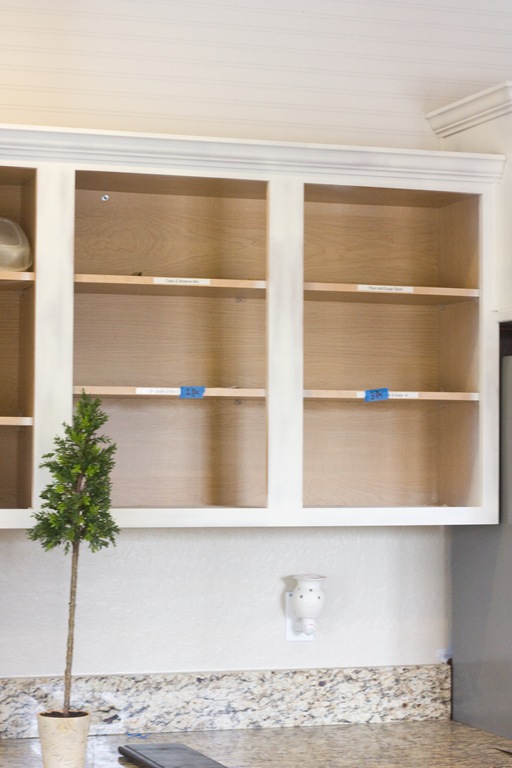 [How%2520to%2520Paint%2520your%2520Kitchen%2520Cabinets-16%255B4%255D.jpg]