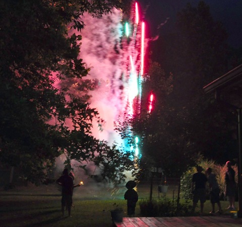 [fireworks%25202%255B6%255D.jpg]