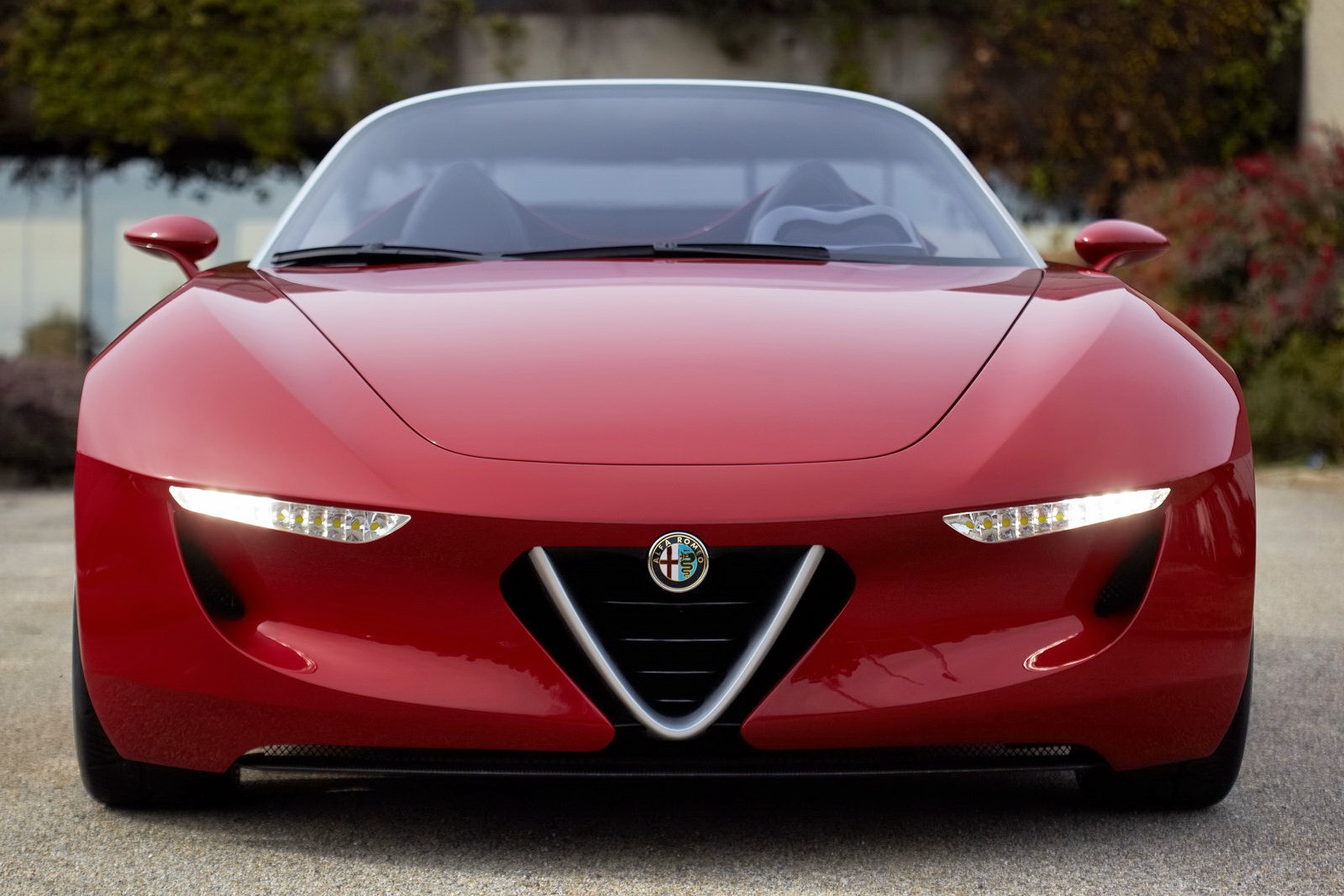 [2010-Pininfarina-Alfa-Romeo-2ueottanta-Concept-2%255B2%255D.jpg]