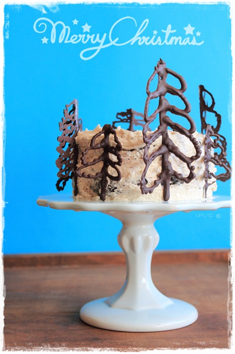Torta ricca al cacao con glassa al caramello