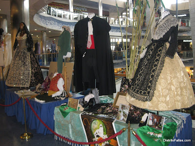 Exposició indumentària Saler_20120221_016.JPG