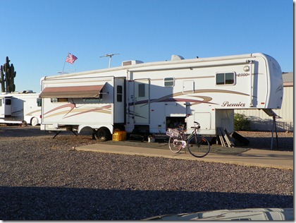 Neighbors Pete and Juanita, arrived late last night.  They have had so much trouble on the road.