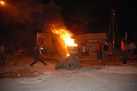 [apSenegalProtests28jan2012-resizedpx480q100shp8%255B3%255D.jpg]