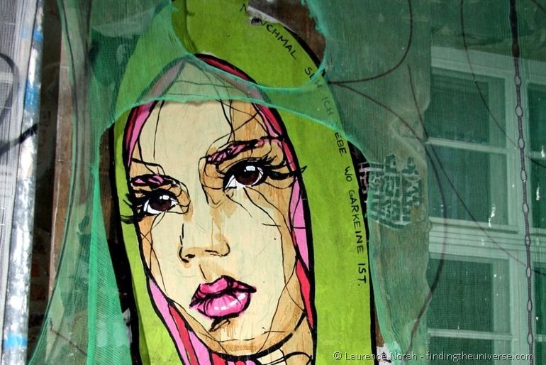 Girl veil street art Berlin