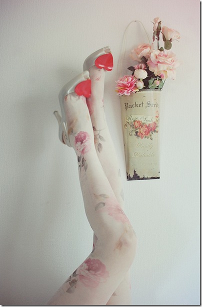 cute-florals-flowers-tights-white-Favim.com-163953