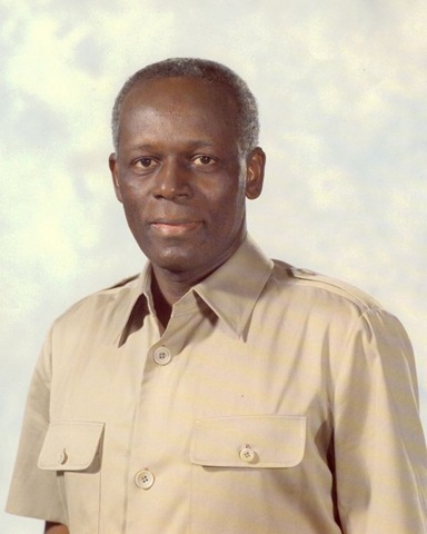 [Presidente%2520da%2520Rep%25C3%25BAblica%2520de%2520Angola%2520-%2520Jose%2520Eduardo%2520dos%2520Santos2%255B5%255D.jpg]
