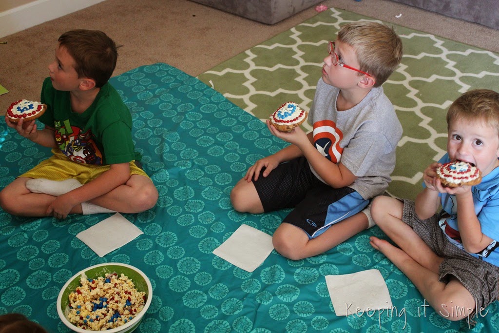 [%2523shop%2520Captain-America-M%2526M%2527s-Shield-Cookies%2520%252815%2529%255B3%255D.jpg]