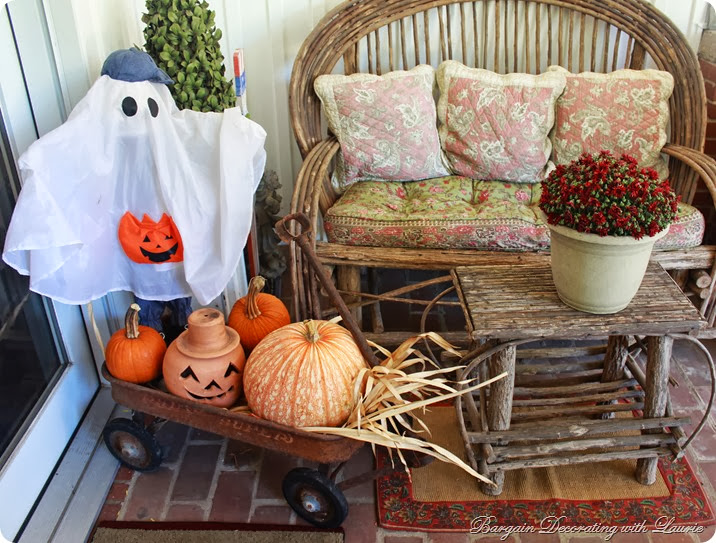 Halloween-Bargain Decorating with laurie