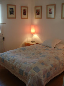 Bedroom 2:<br />
double bed 150 x 200 cm, build-in wardrobe, heating, window with view to the garden.