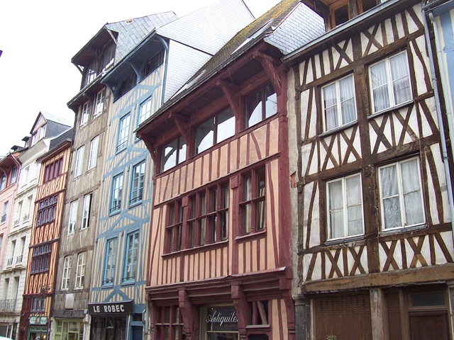 [2005.08.19038maisonscolombages2.jpg]