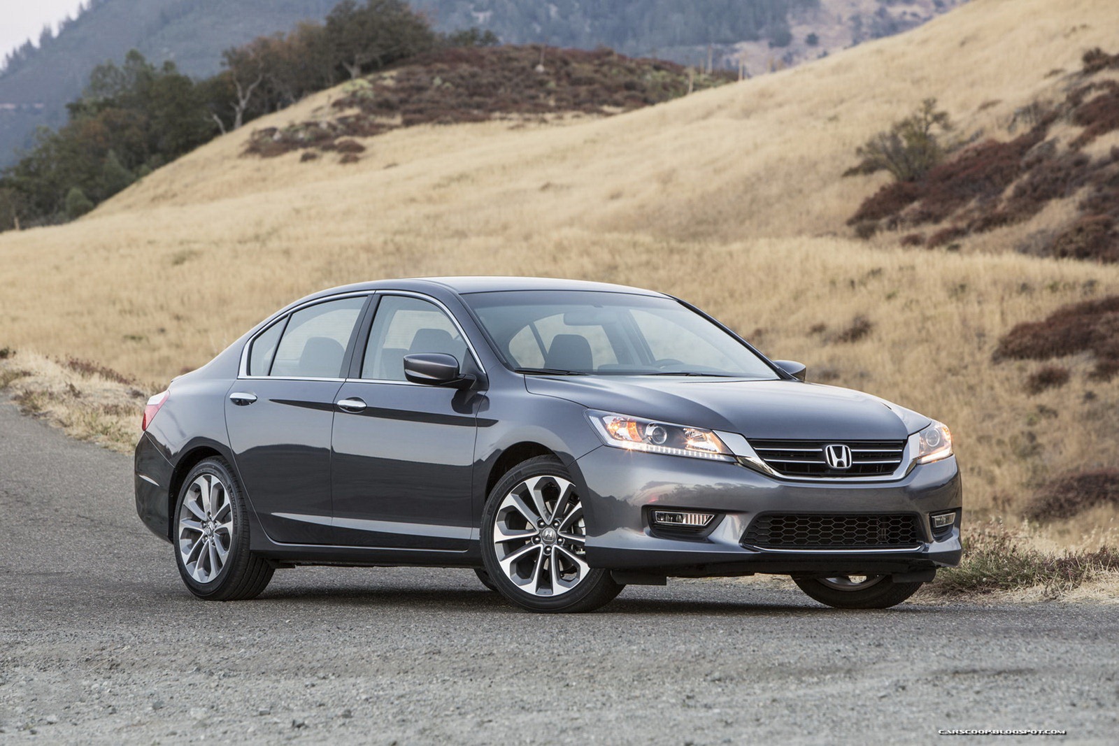 [2013_Honda_AccordSport_Sedan_309%255B2%255D.jpg]