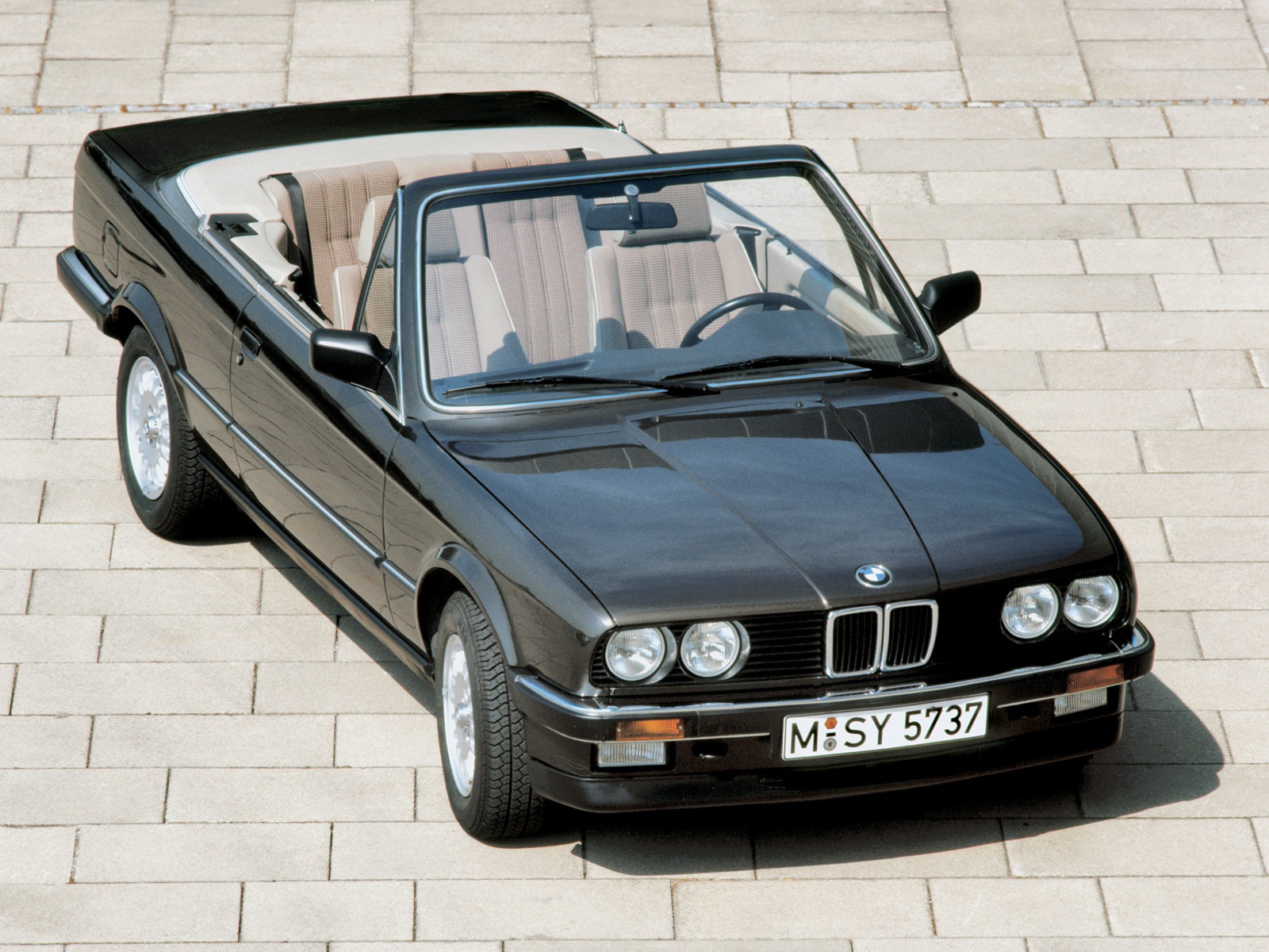 [BMW-E30-3-Series-Convertible-105.jpg]