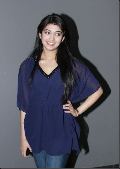 pranitha-spotted-at-hotel-2