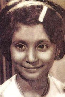 [UrmiUrmila-Matondkar-smiling-away-in-her-childhood-photo%255B5%255D.jpg]