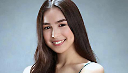 julia barretto karla estrada julia barretto not the one daniel padilla visited on set julia barretto karla estrada julia barretto not the one daniel padilla visited on set