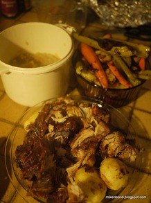 Roast pork, gravy and apple sauce