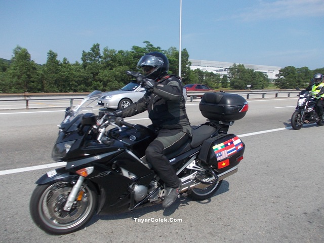 [DSCN35902.jpg]
