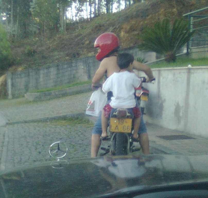 [Menor%2520na%2520motorizada%255B2%255D.jpg]