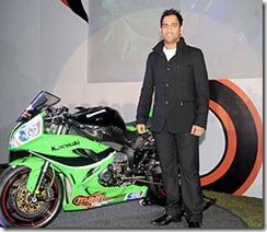 dhoni-with-super-bike-mahi-racing