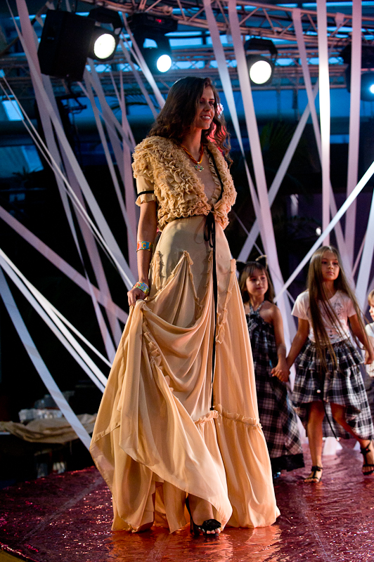 Лариса ЛОБАНОВА (показ дитячої колекції), HOLIDAY FASHION WEEK 2011 Фото Сергея Черникова