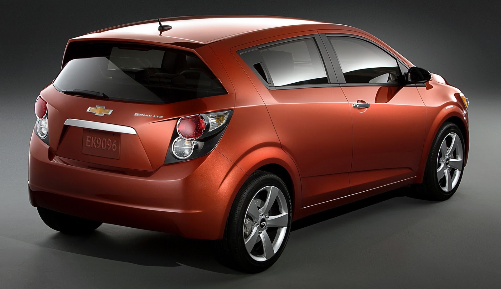 [autowp.ru_chevrolet_sonic_5-door_2%255B3%255D.jpg]