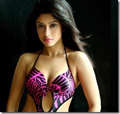 Payal-Ghosh-hot-cleavage