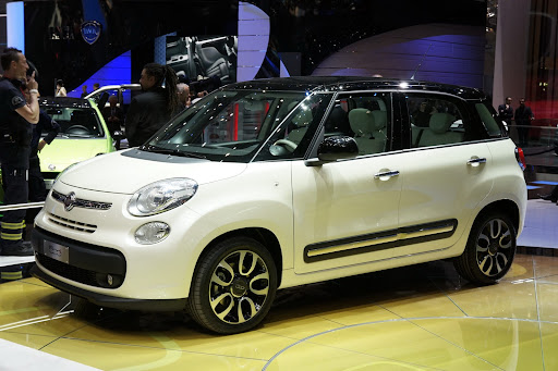 The New Fiat 500L Smiles for the Camera in Geneva with Video 
