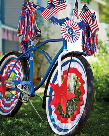 Dress up your ride using our festive clip-art medallions, spoke covers, pennants, and labels. 
(http://www.marthastewart.com/photogallery/patriotic-crafts#slide_2)