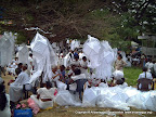 Preparing Pahan Koodu (lanterns)