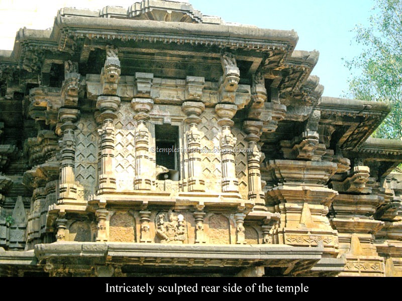 [mahalakshmi_temple_Intricately%2520sculpted%2520rear%2520side%2520of%2520the%2520temple%255B12%255D.jpg]